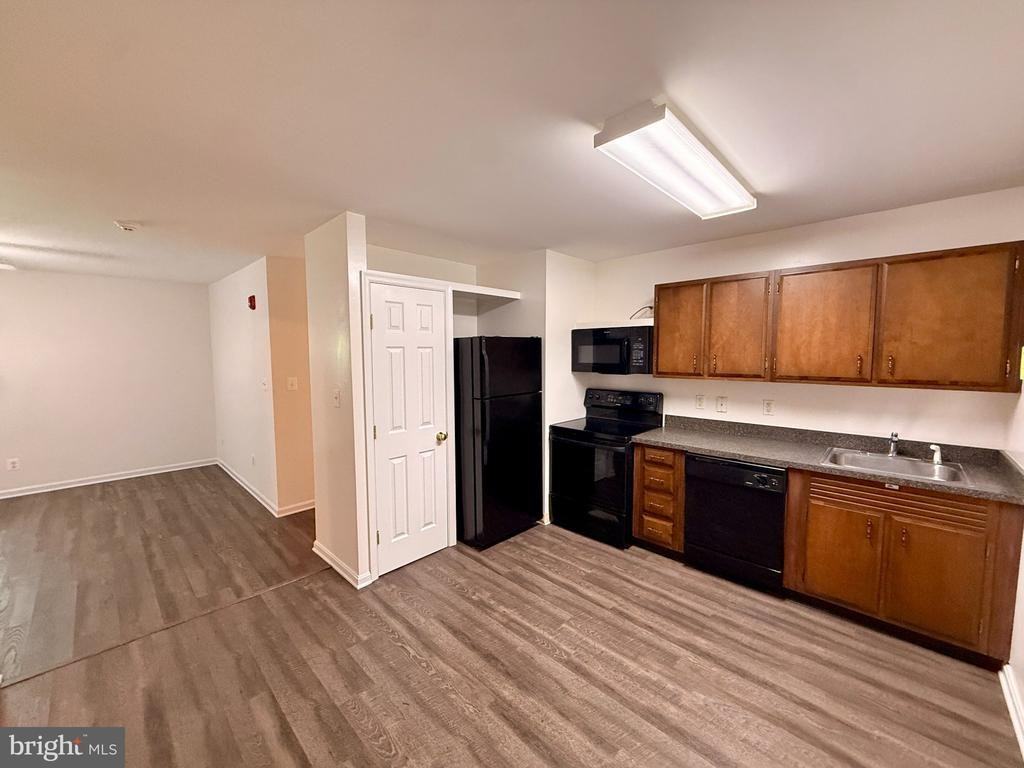 22665 Van Wert Ln ##Apt - Photo 3 of 19
