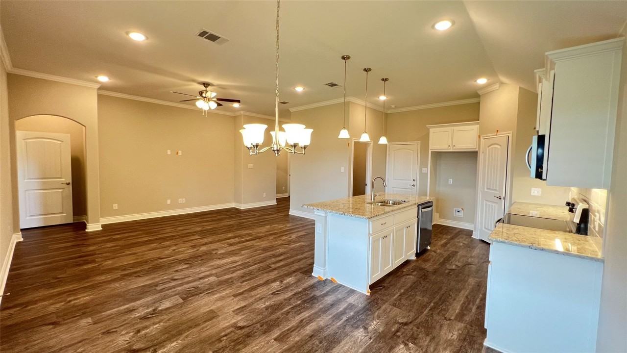 803 Ransom Way - Photo 4 of 11