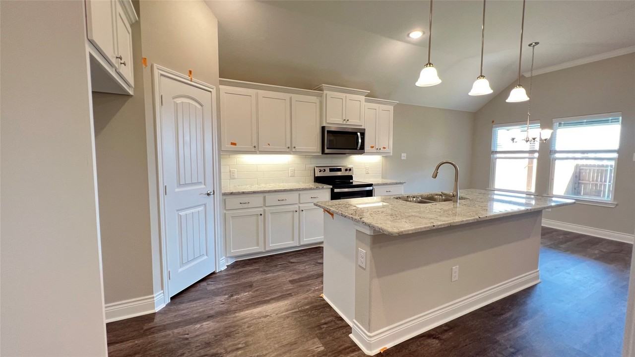 803 Ransom Way - Photo 6 of 11