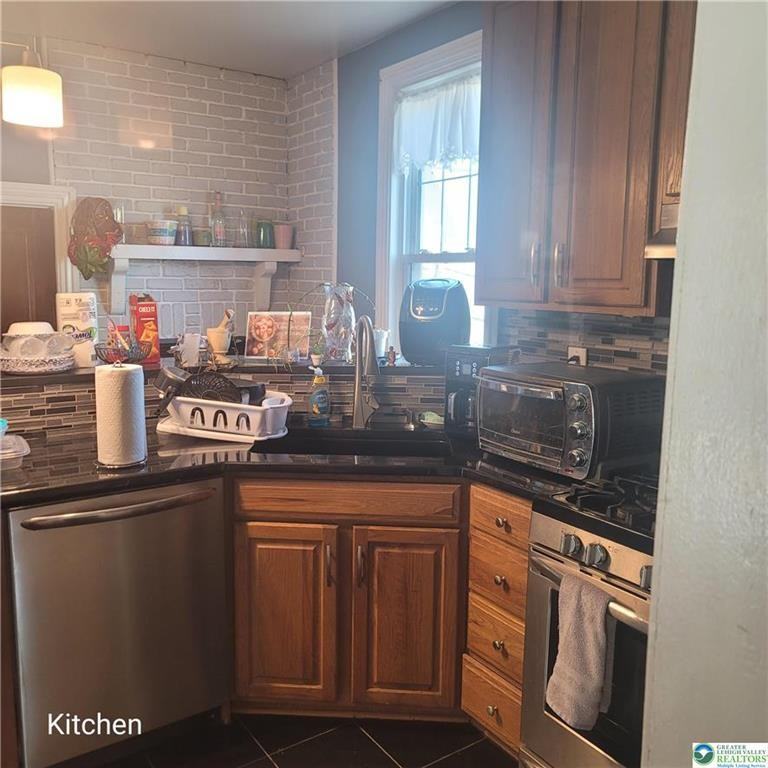440 New St - Photo 5 of 16