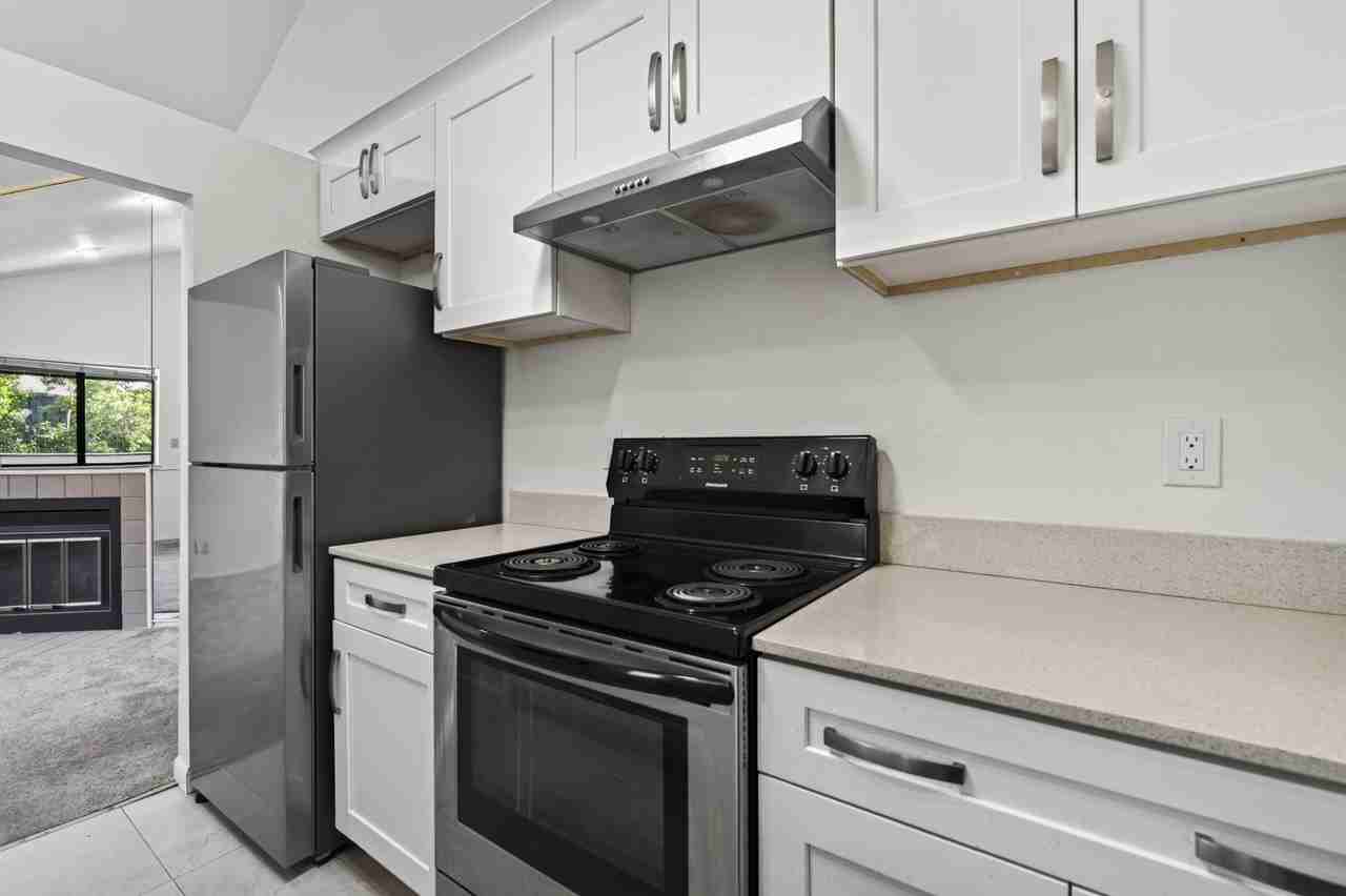 370 Stacey Cmn #1 - Photo 6 of 10