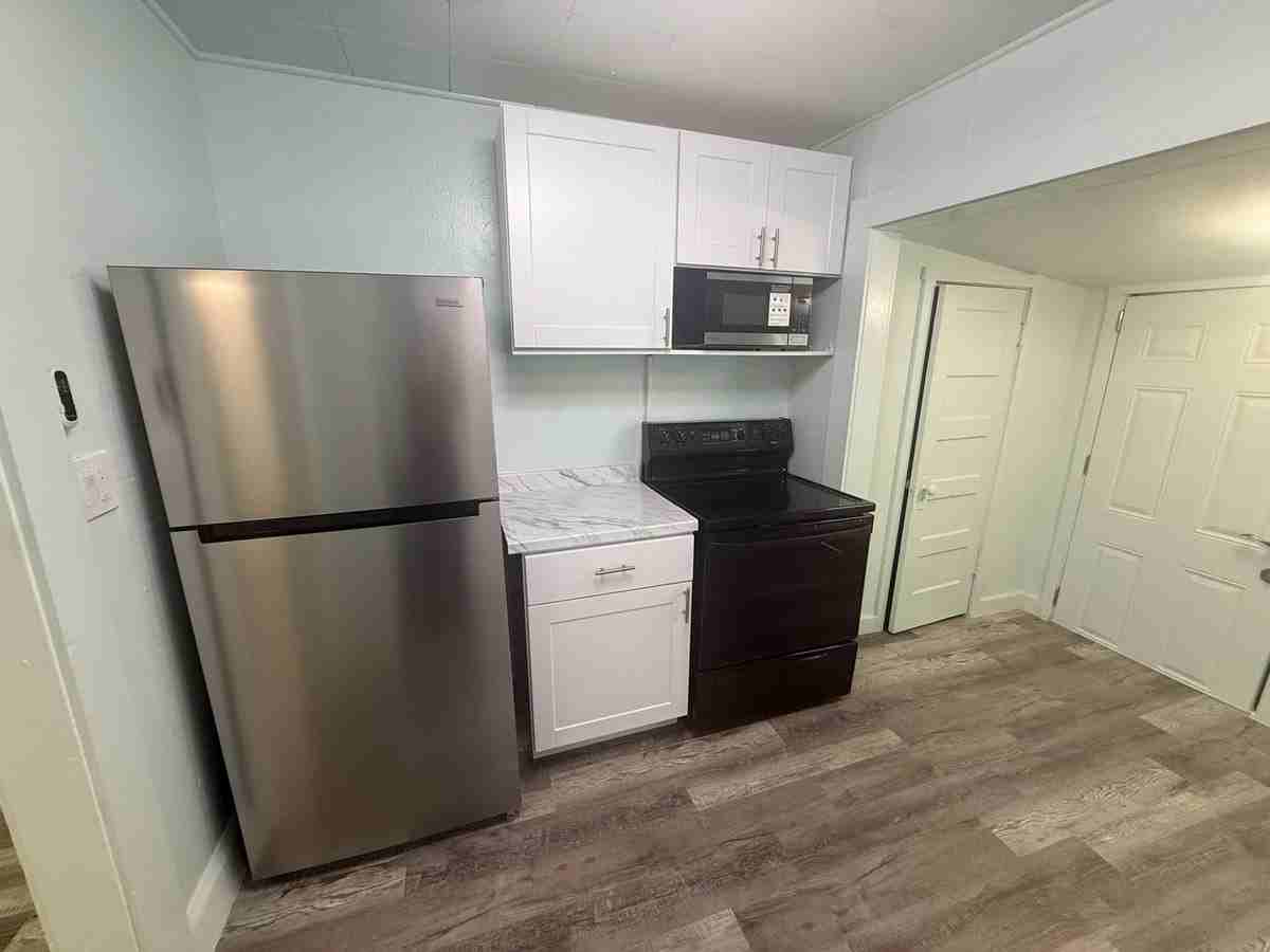 716 W Mansfield St - Photo 3 of 19