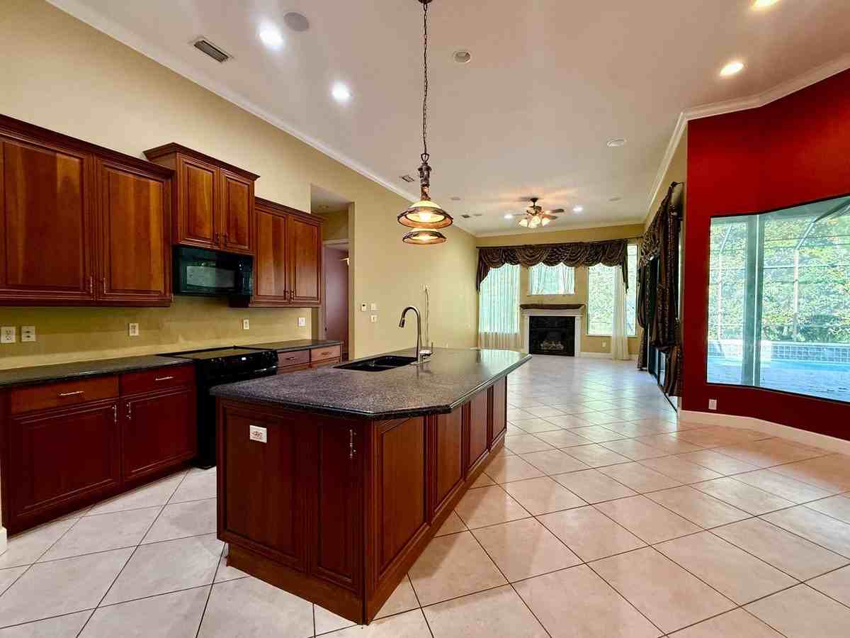 971 Stone Lake Dr - Photo 5 of 34