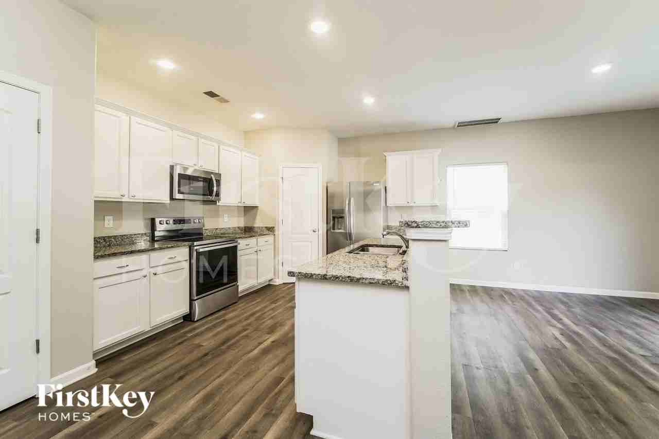 969 Joselynn Dr - Photo 5 of 16