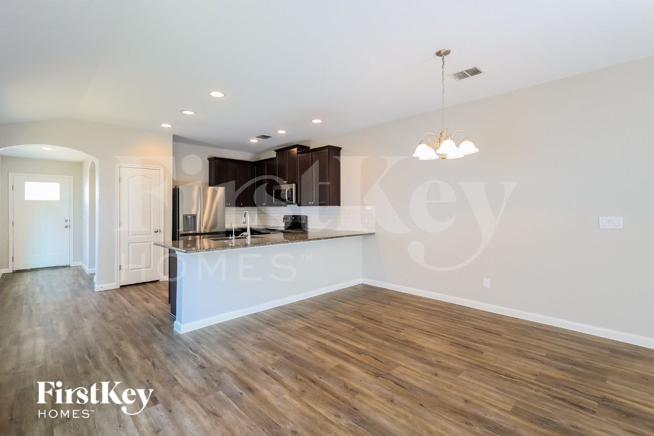 7926 Blackhawk Pass - Photo 6 of 16