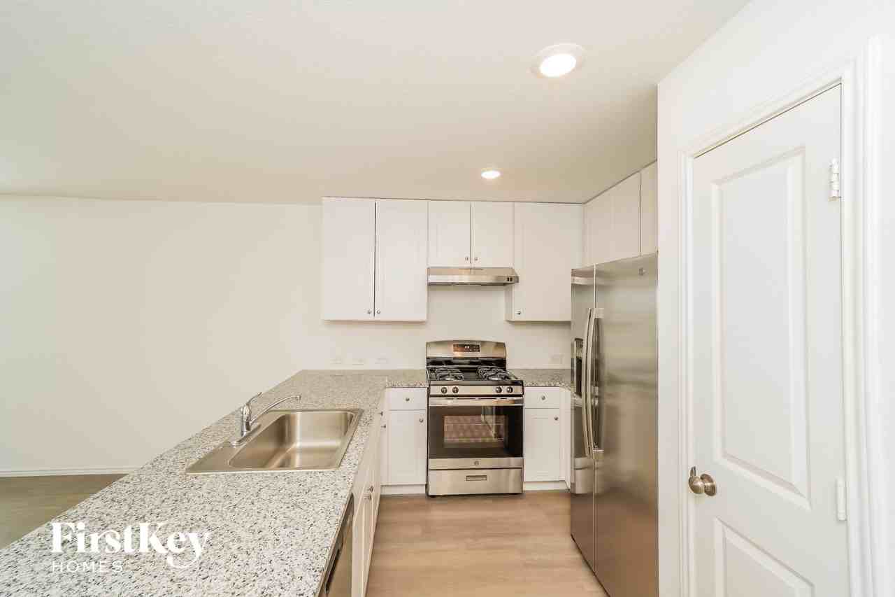 13034 Rosemary Cv - Photo 6 of 15