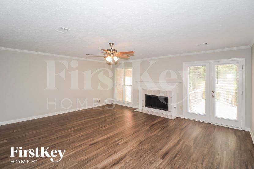1808 Candle Ridge Cv - Photo 3 of 15