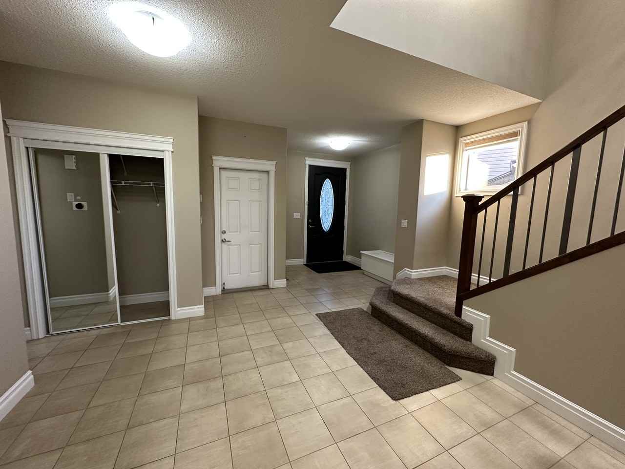 2142 57 St Sw - Photo 2 of 50
