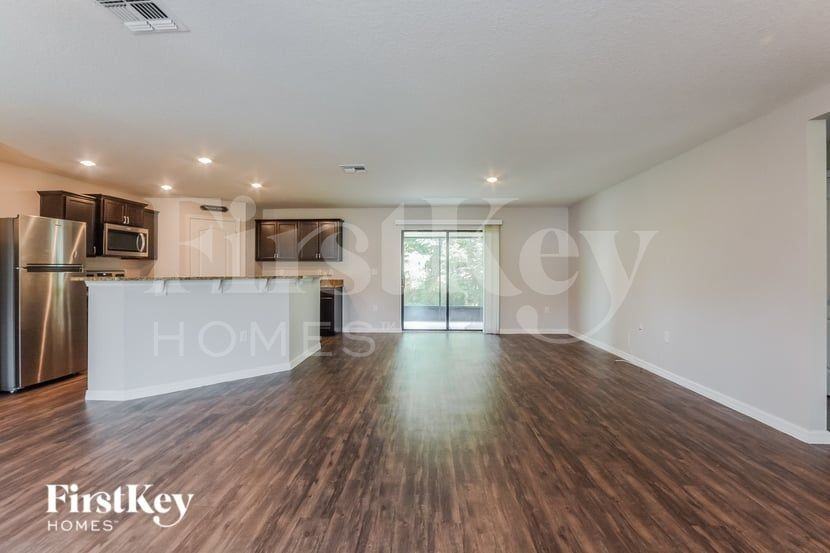 882 N Fairbanks Dr - Photo 3 of 16