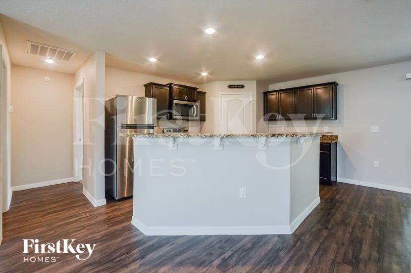 882 N Fairbanks Dr - Photo 5 of 16