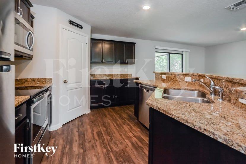 882 N Fairbanks Dr - Photo 6 of 16