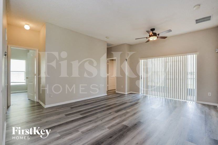 4810 Waterside Pointe Cir - Photo 2 of 16