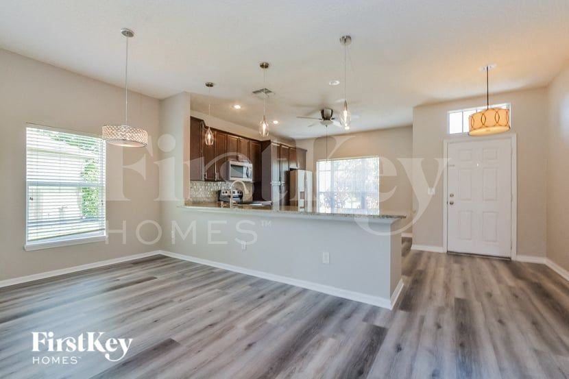 4810 Waterside Pointe Cir - Photo 3 of 16
