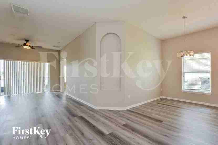 4810 Waterside Pointe Cir - Photo 4 of 16
