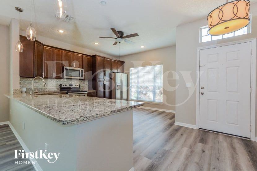 4810 Waterside Pointe Cir - Photo 5 of 16