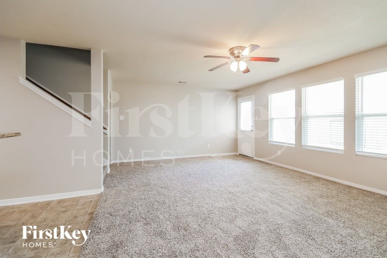 3607 Zephyr Glen Way - Photo 3 of 16