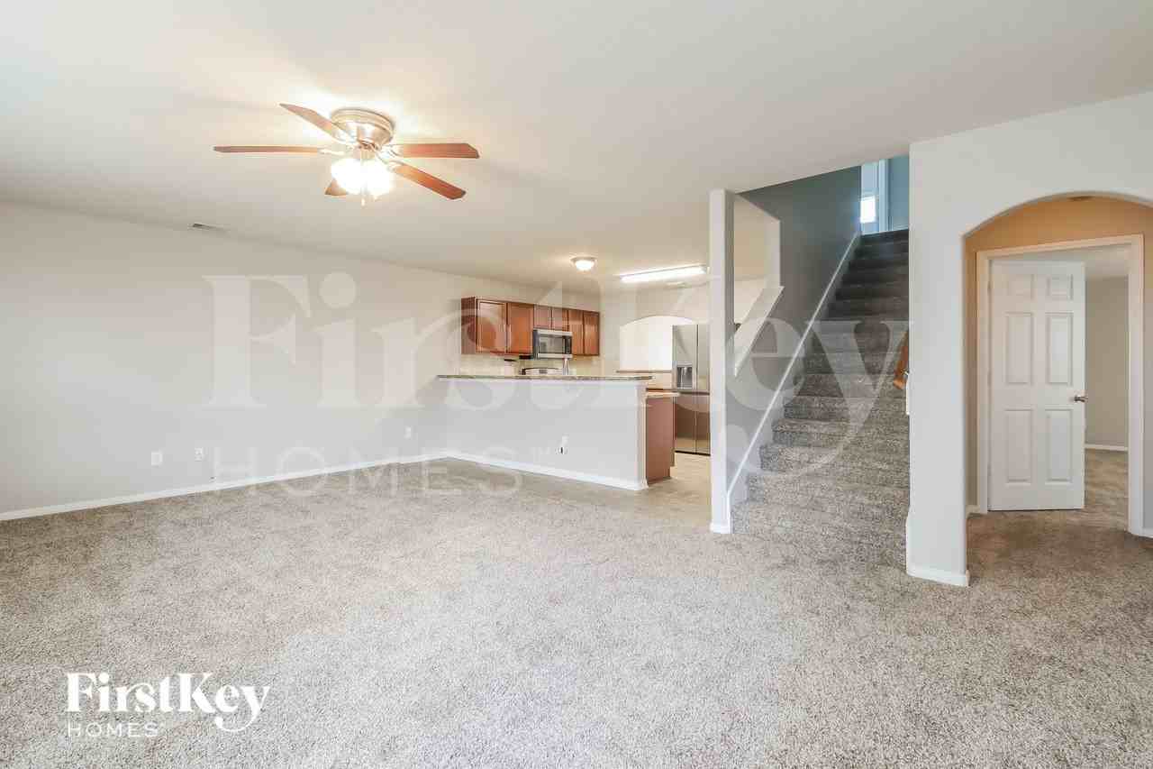 3607 Zephyr Glen Way - Photo 5 of 16