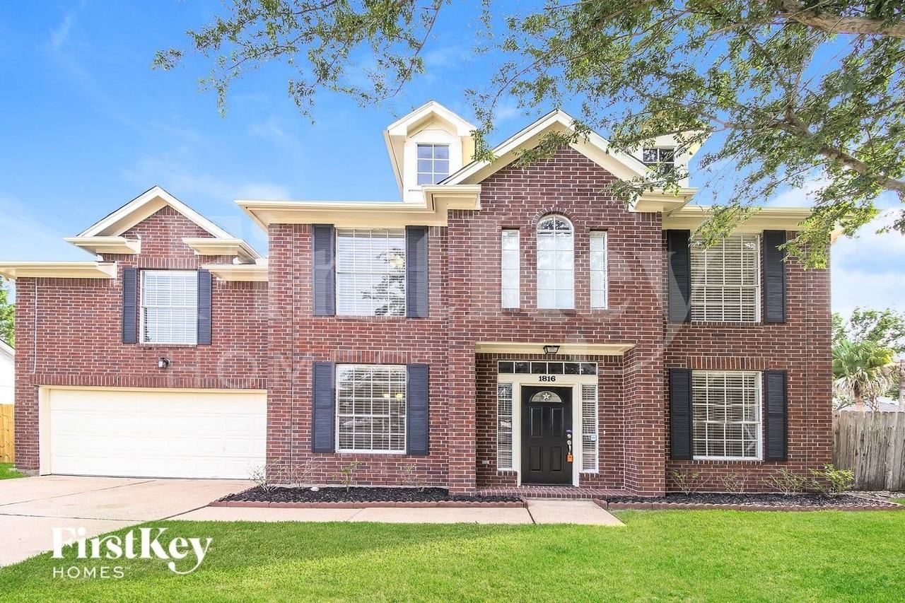 1816 Oak Lake Cir