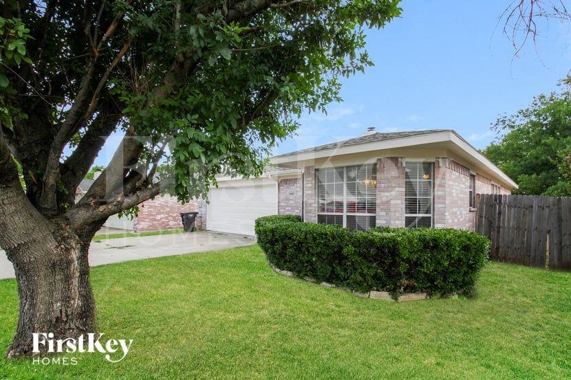 6413 Riverwater Trl - Photo 2 of 16
