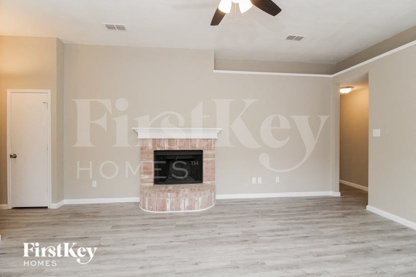 6413 Riverwater Trl - Photo 4 of 16