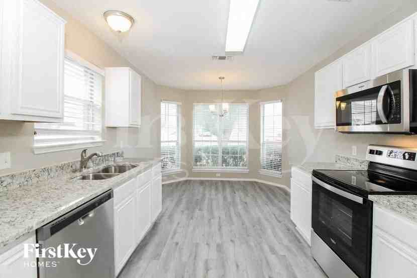 6413 Riverwater Trl - Photo 7 of 16