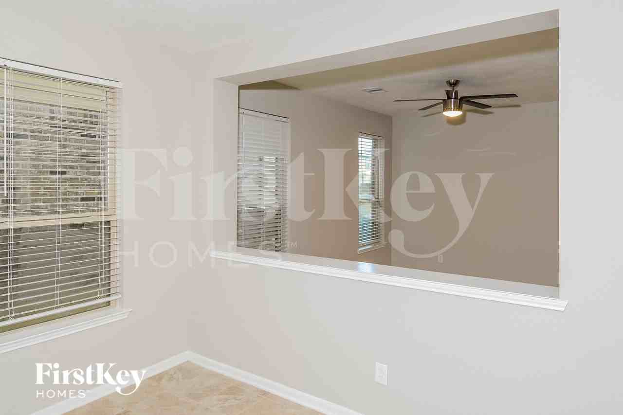 5347 Castle Discordia St - Photo 6 of 16