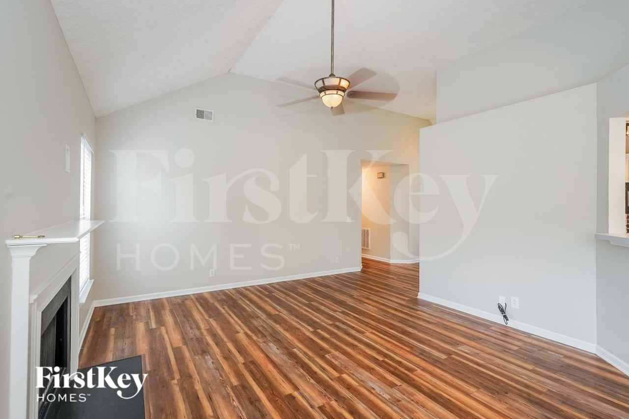 3221 Demetros Ct - Photo 4 of 16