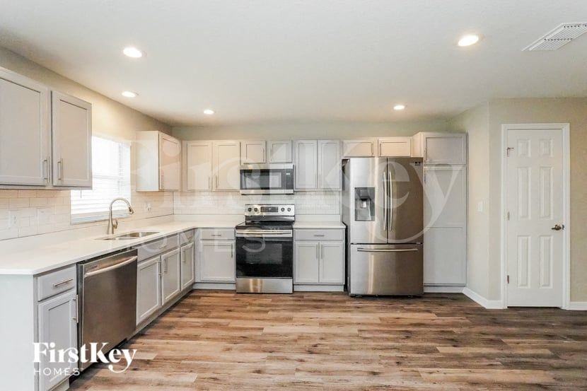 2898 Harlow Ave - Photo 4 of 16