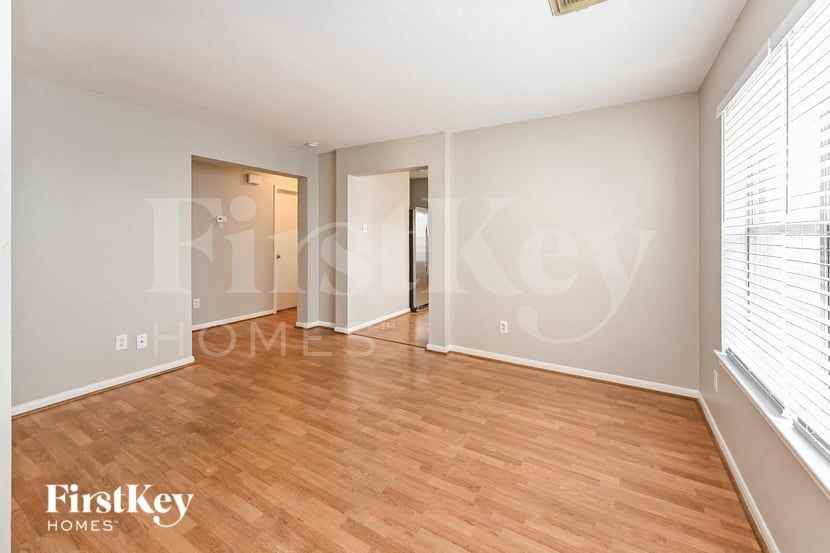 7234 River Pines Dr - Photo 2 of 16
