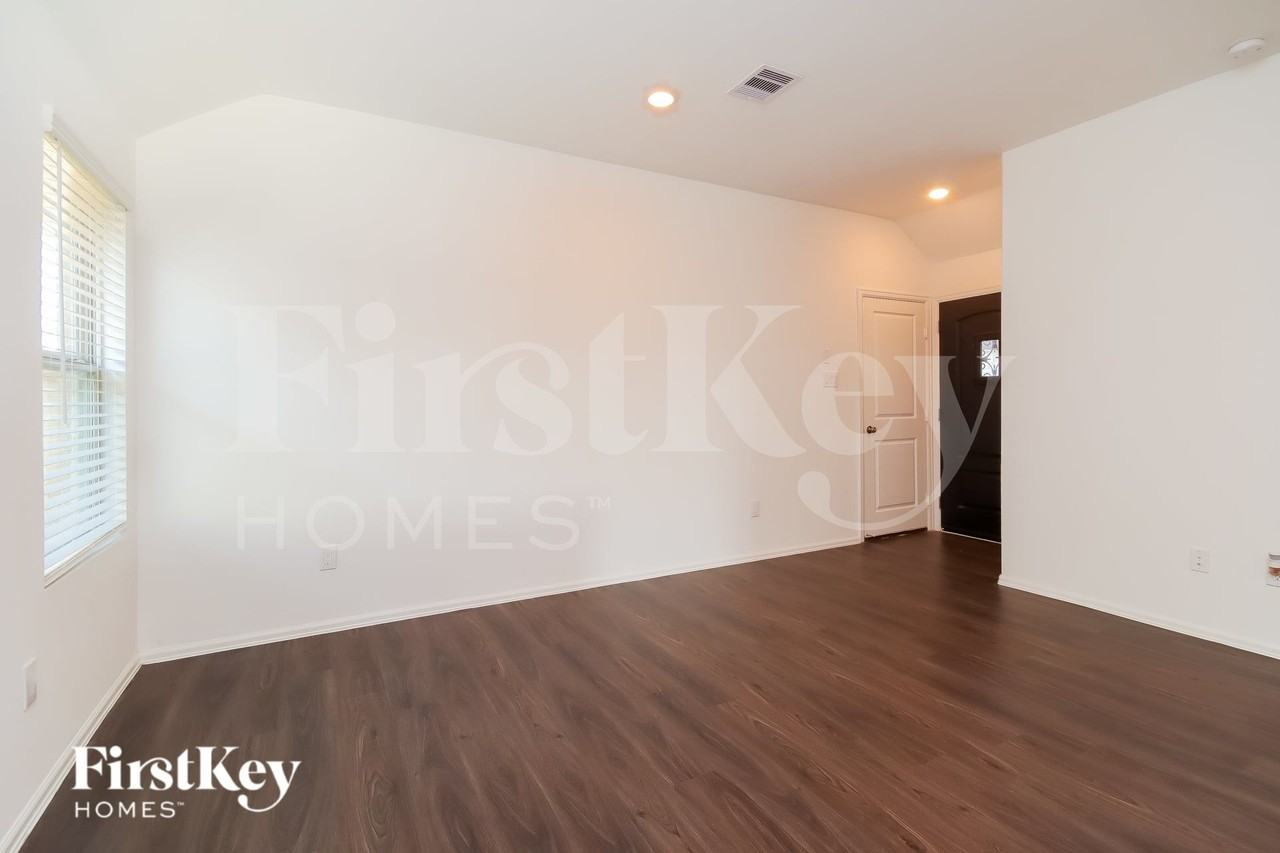 18438 Running Shadow Ct - Photo 3 of 16