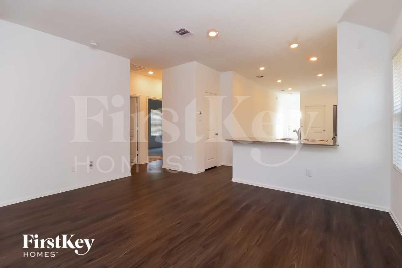 18438 Running Shadow Ct - Photo 4 of 16