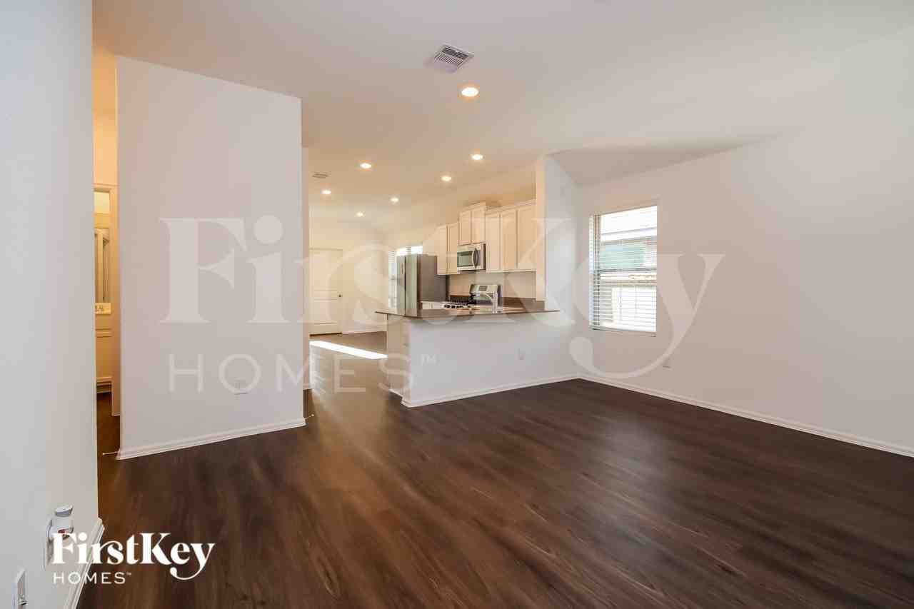 18438 Running Shadow Ct - Photo 5 of 16