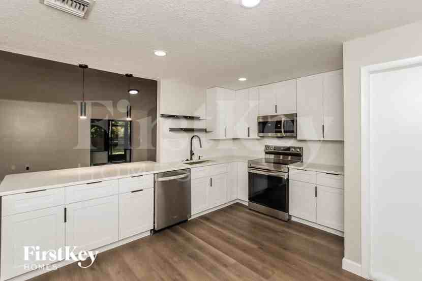 1200 Coosa Ave Ne - Photo 5 of 16