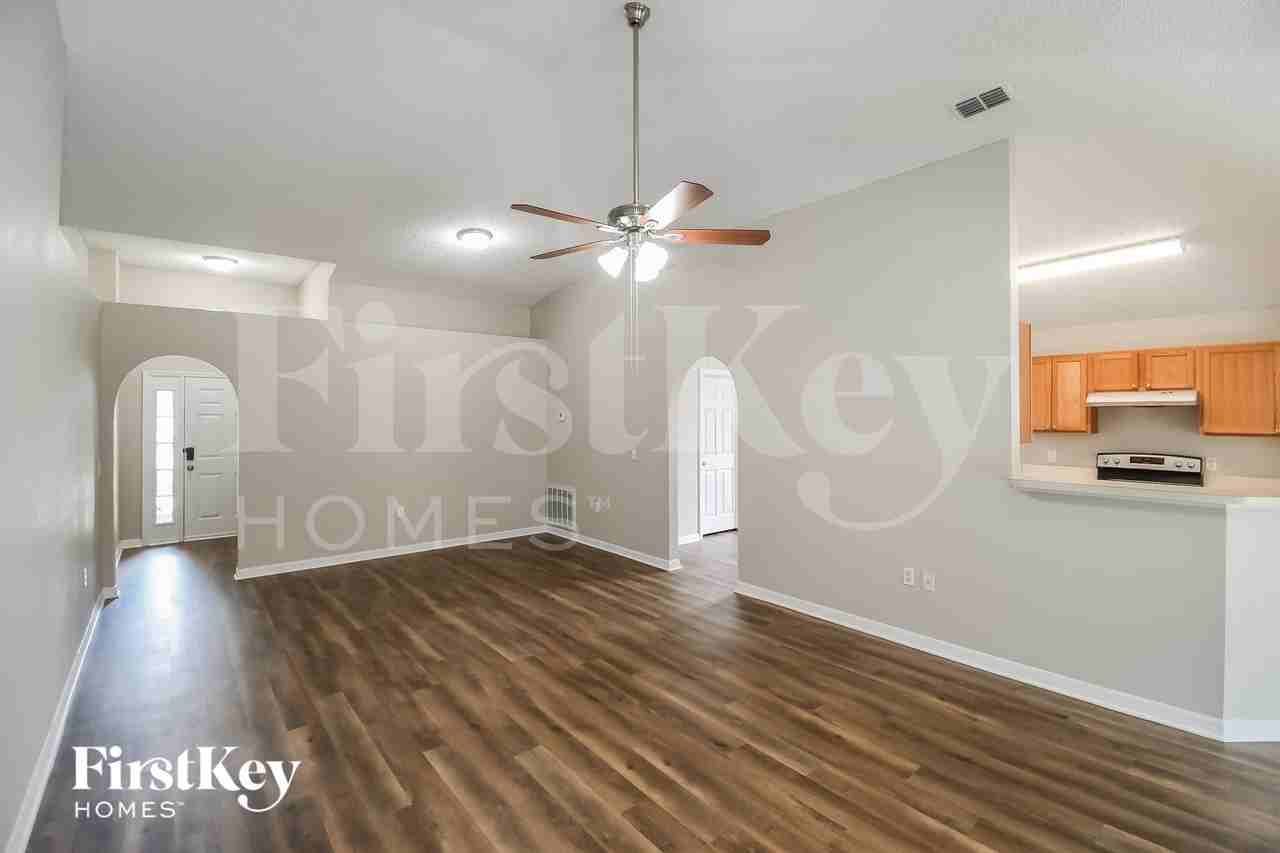 4111 Moonrise Ct - Photo 5 of 16