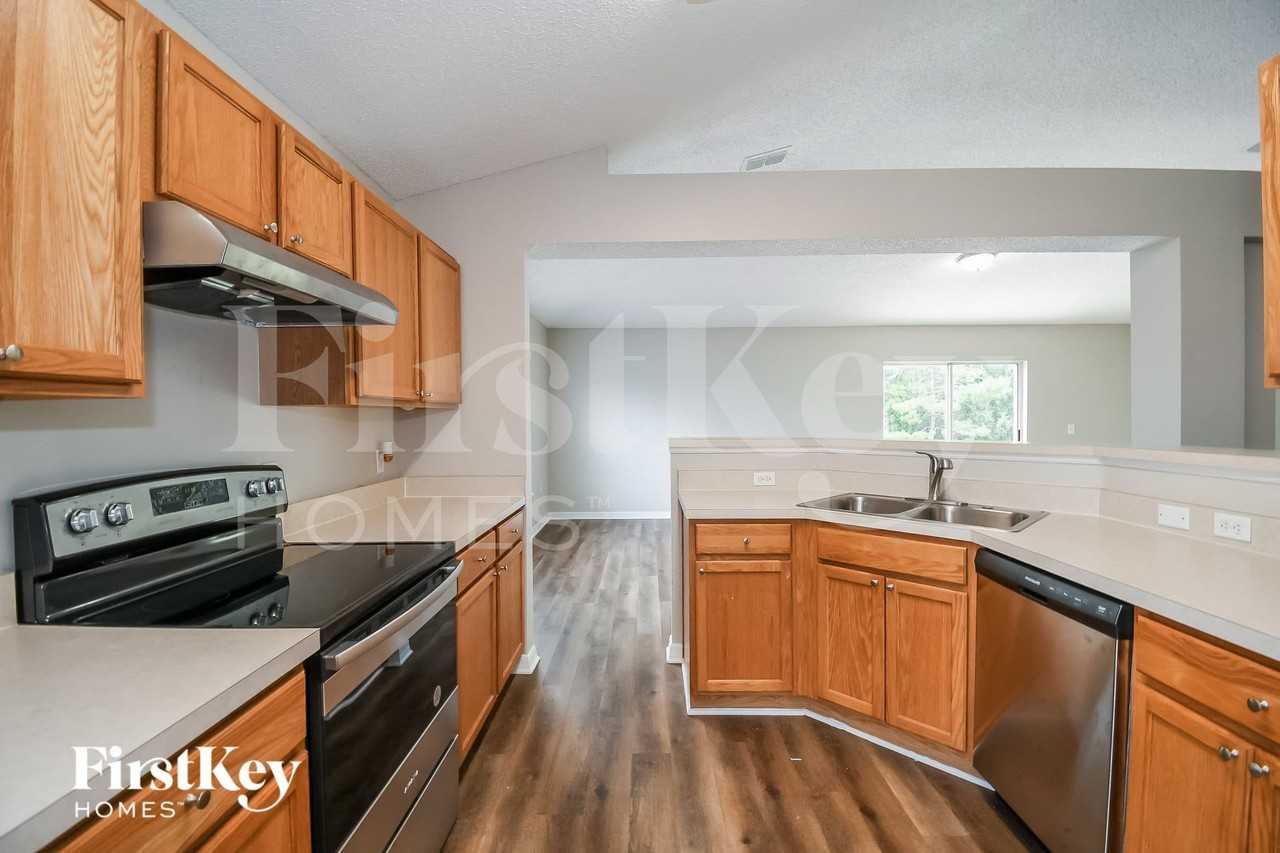 4111 Moonrise Ct - Photo 6 of 16
