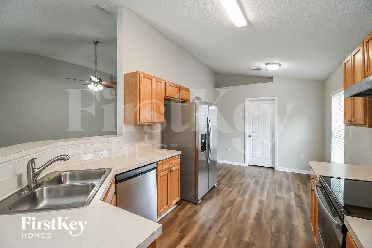 4111 Moonrise Ct - Photo 7 of 16