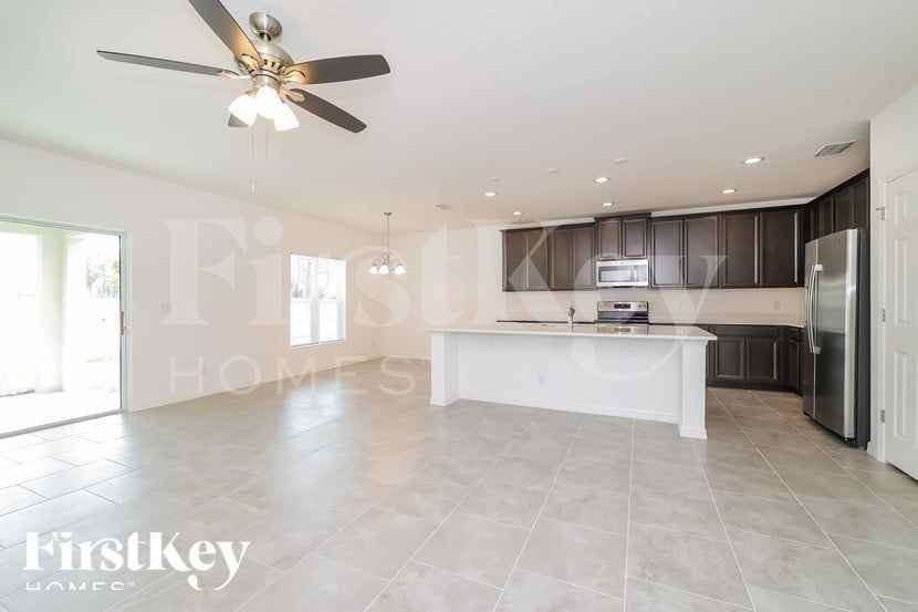 888 Avenal Ln - Photo 5 of 16