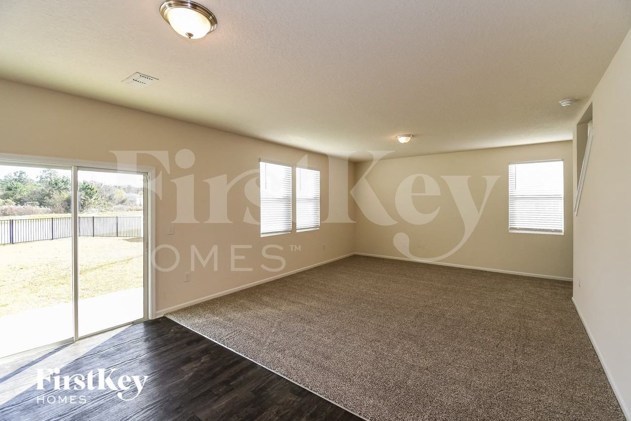 2360 Sea Palm Ave - Photo 4 of 16