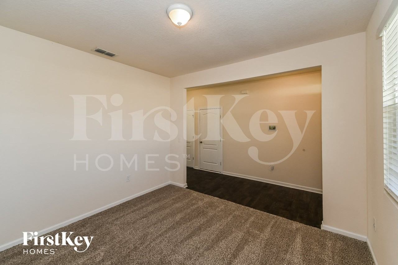 2360 Sea Palm Ave - Photo 7 of 16