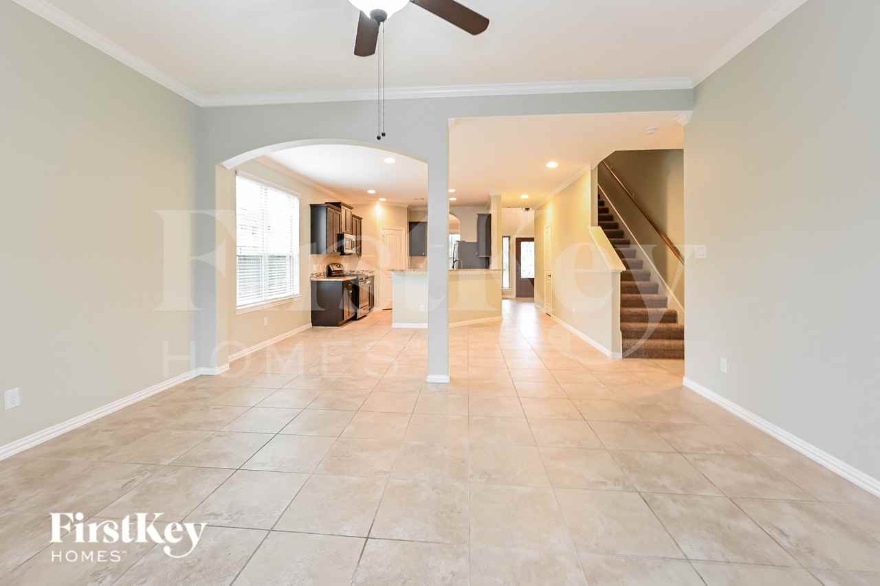 5202 Kendall Glen Ct - Photo 4 of 15