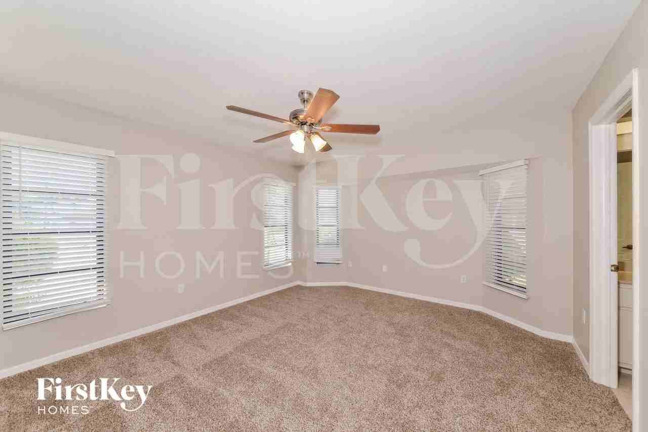 18220 Hottelet Cir - Photo 7 of 15