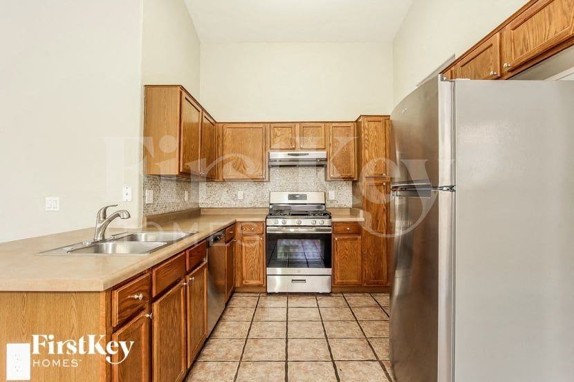 1110 N 89th St - Photo 6 of 15