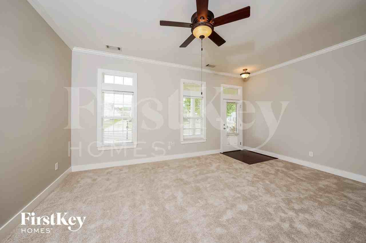 4657 Nicholas Dr - Photo 2 of 15