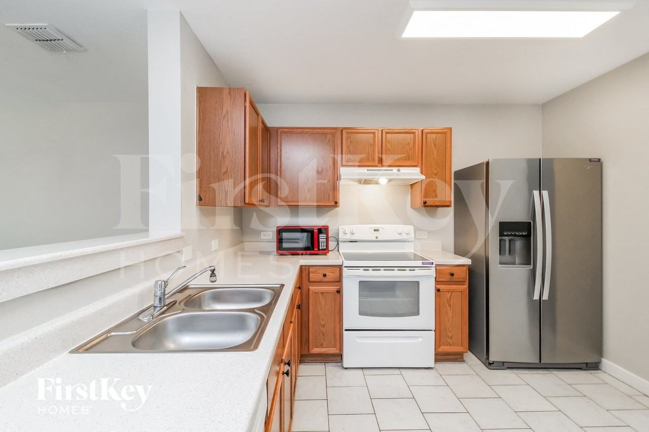 1105 Eagle Claw Dr - Photo 6 of 17
