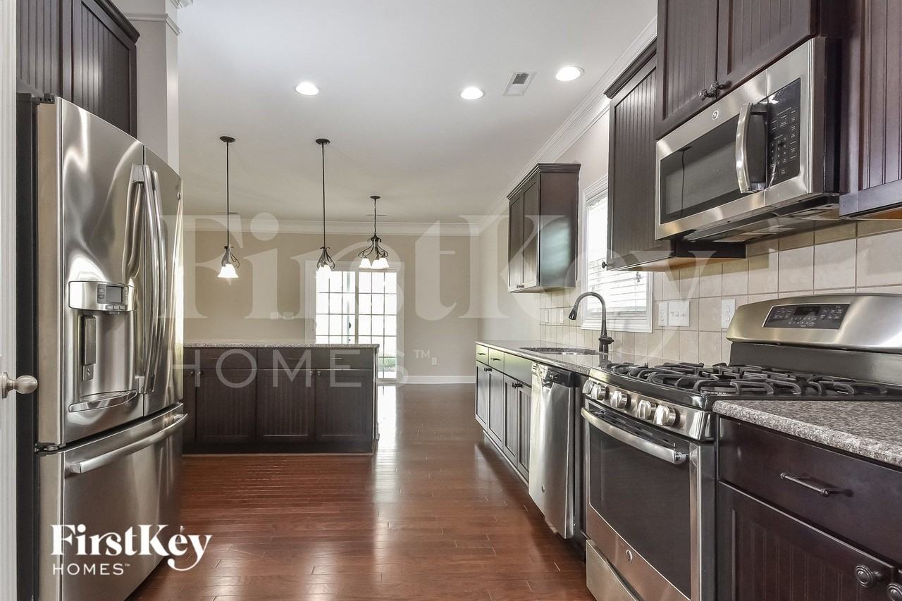 707 Nellie Gray Pl - Photo 6 of 15