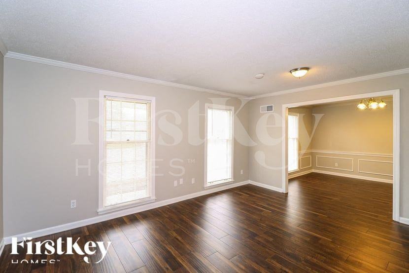 6091 Blue Springs Ave - Photo 3 of 15