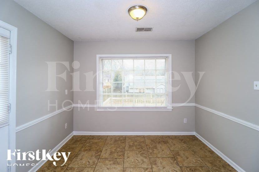 6091 Blue Springs Ave - Photo 5 of 15