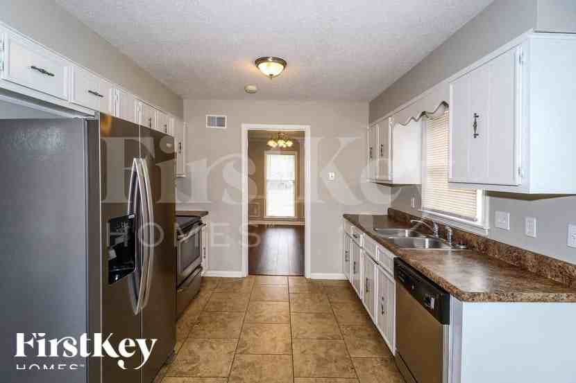 6091 Blue Springs Ave - Photo 7 of 15