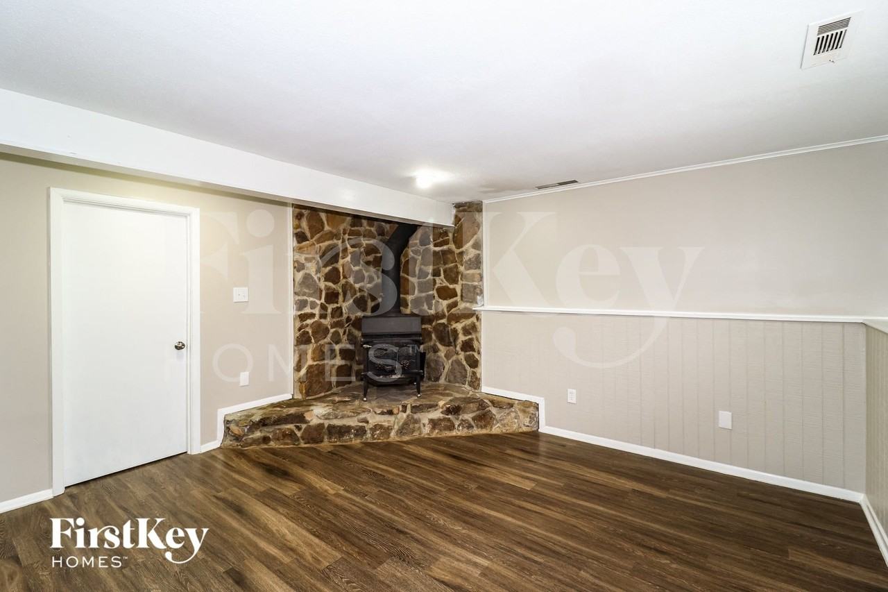 4155 Catalpa Hill Dr - Photo 3 of 15
