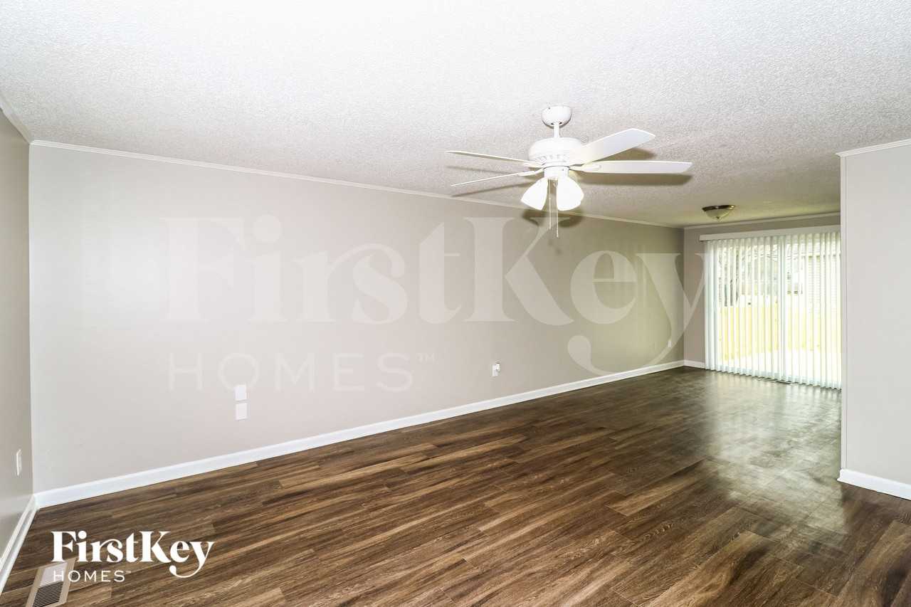 4155 Catalpa Hill Dr - Photo 4 of 15